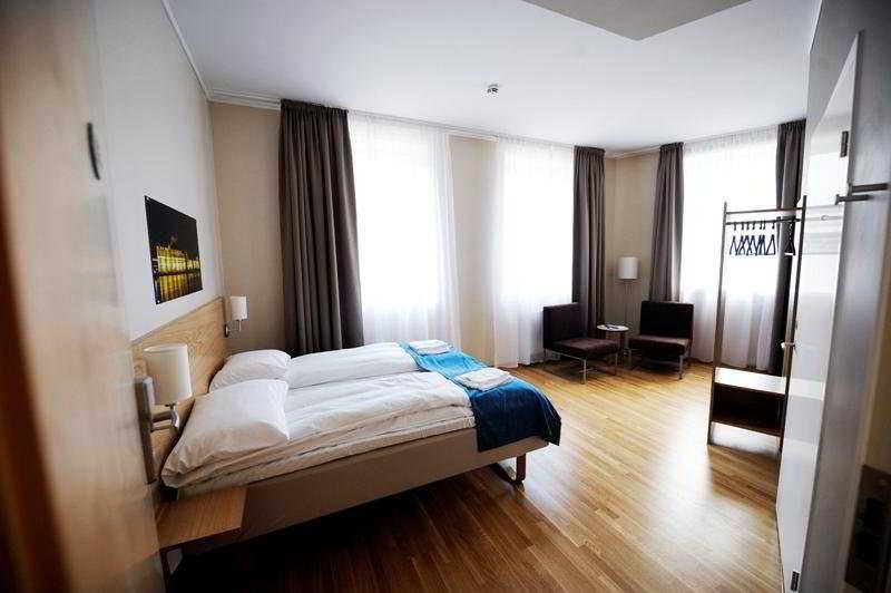 Globus Hotel Драммен Номер фото